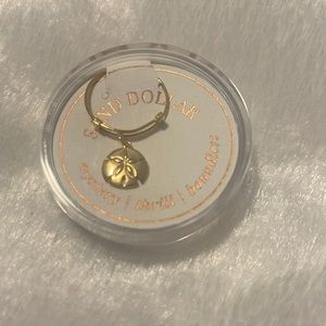 BN authentic Alex and Ani sand dollar ring